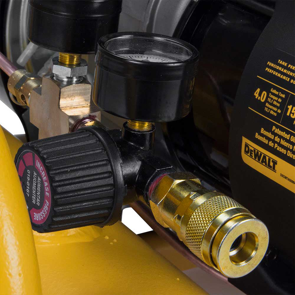 DeWalt 5.5 HP Honda 4 Gallon Air Compressor DXCMTA5590412 Wood